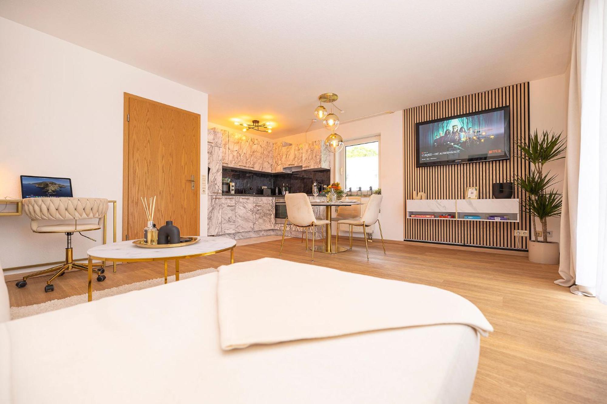Luxx Home Bc, Zentral - Fuer 4 Personen - Balkon - Parken - Voll Ausgestattete Kueche Biberach an der Riß 외부 사진