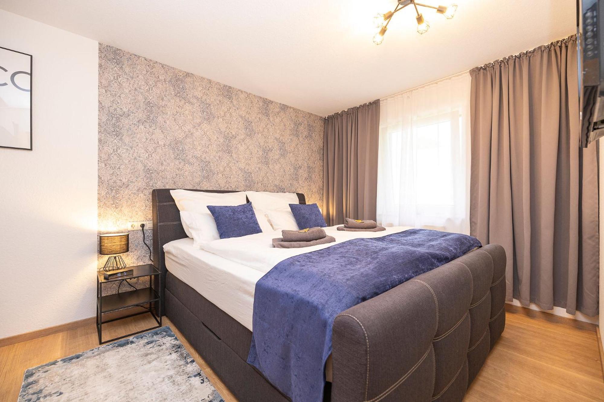 Luxx Home Bc, Zentral - Fuer 4 Personen - Balkon - Parken - Voll Ausgestattete Kueche Biberach an der Riß 외부 사진