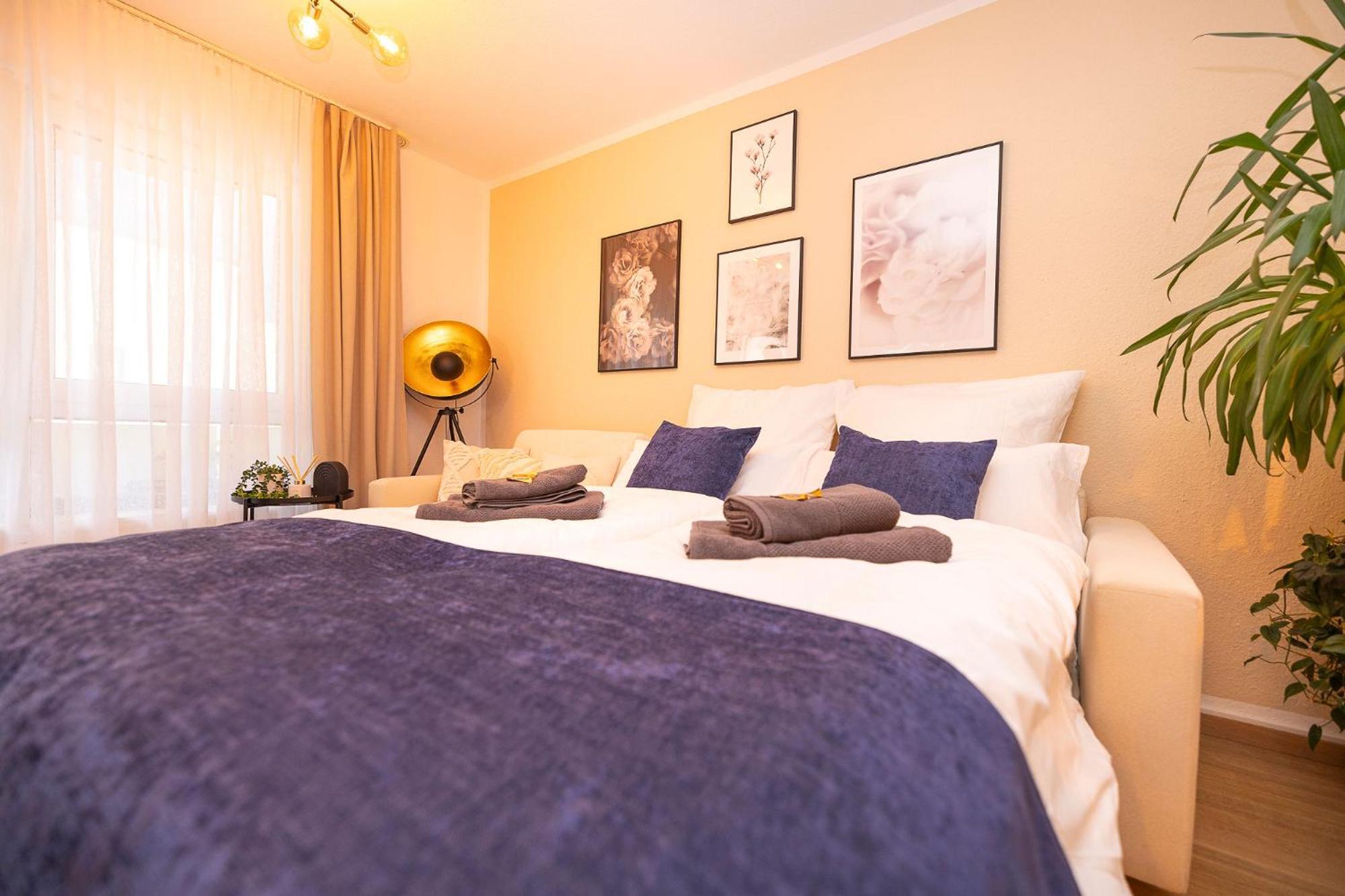 Luxx Home Bc, Zentral - Fuer 4 Personen - Balkon - Parken - Voll Ausgestattete Kueche Biberach an der Riß 외부 사진